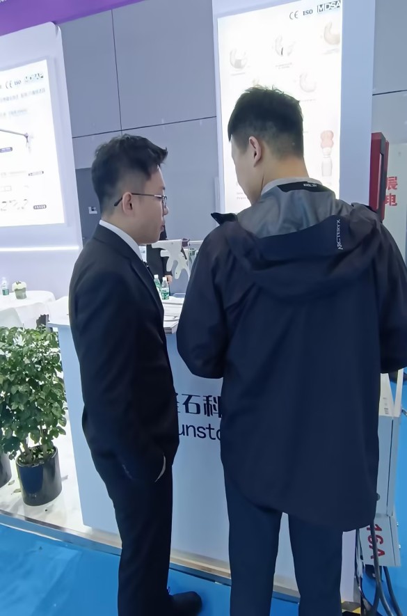 豎圖 (2).jpg 豎圖 (2).jpg